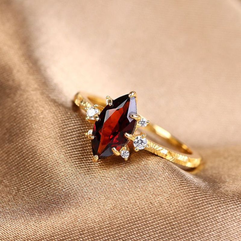 Garnet Ring.jpg__PID:5388efb3-326a-433c-910a-7b0316a1bed7