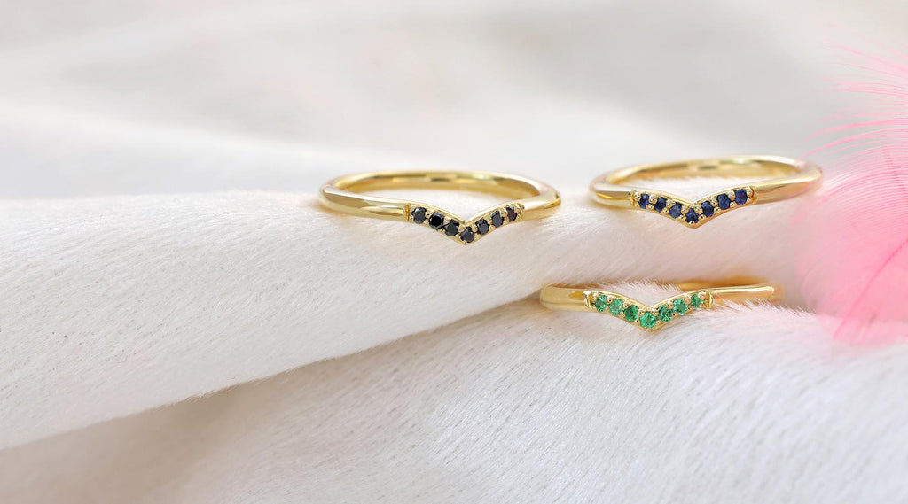 The Sakshi wedding rings in 18K yellow gold by Mayuri