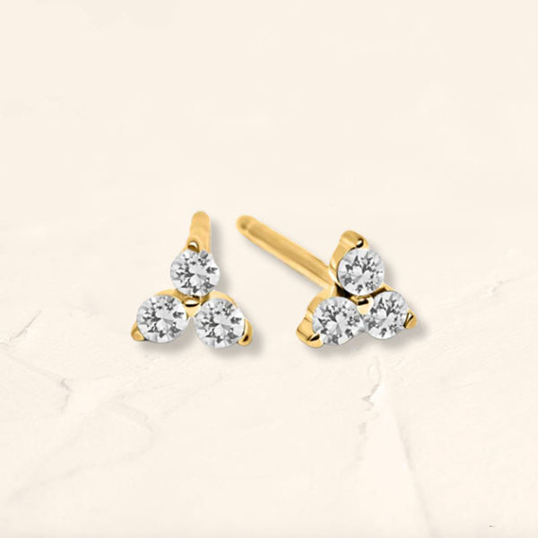 Floral earrings with diamond