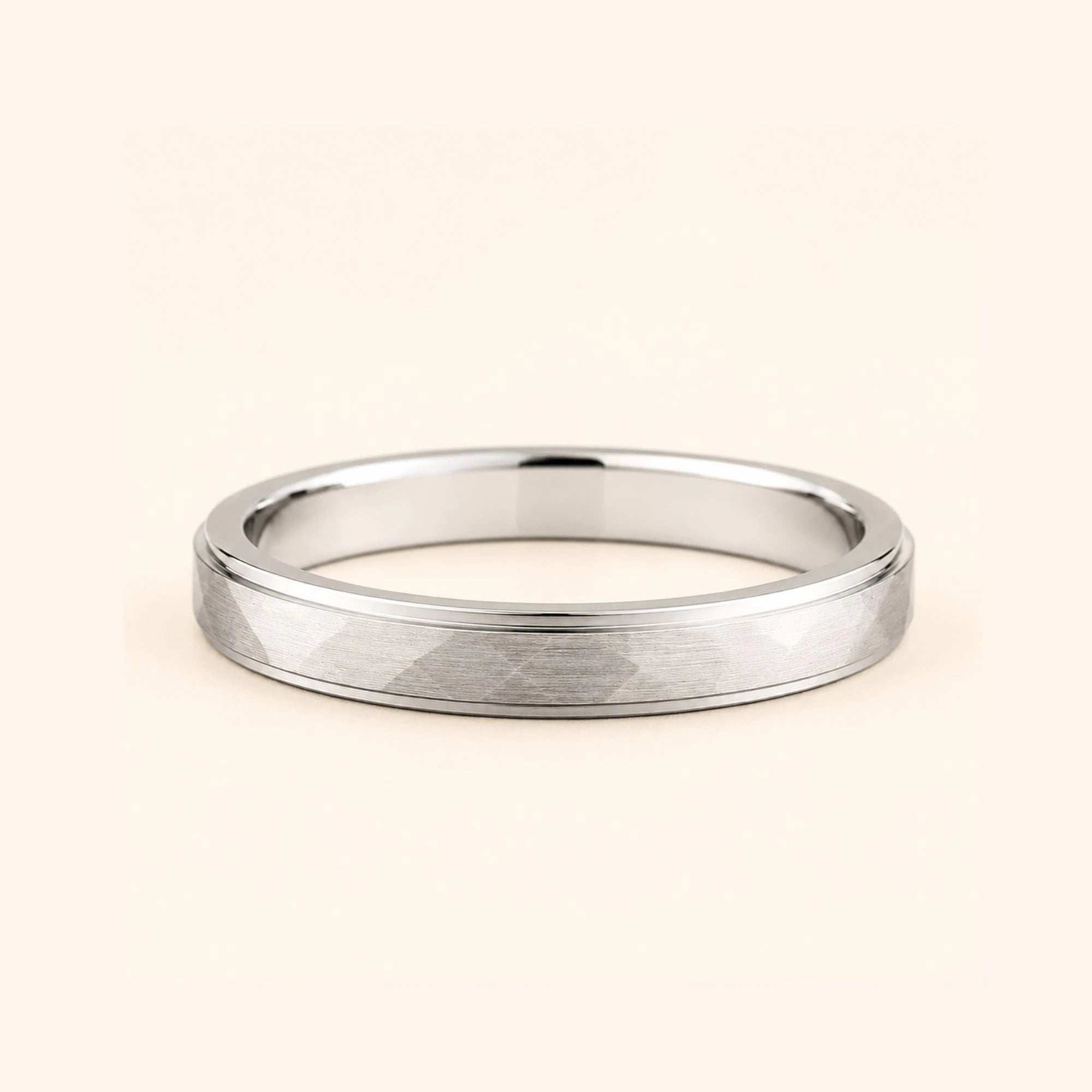 Akmon men's hammered white gold 4mm wedding ring