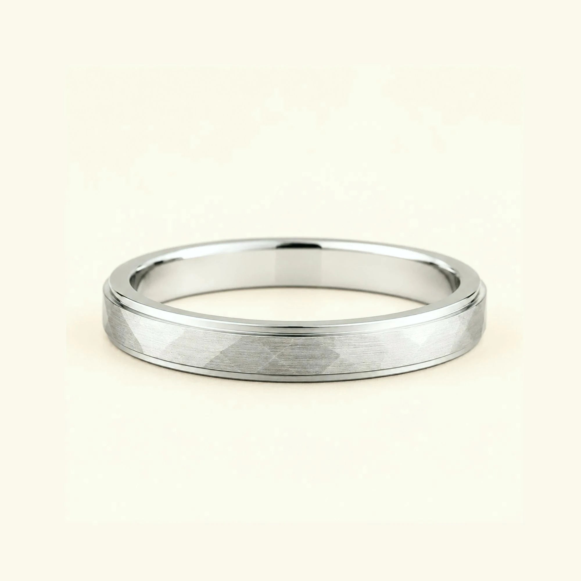 Men's hammered 4mm white gold wedding band Akmon