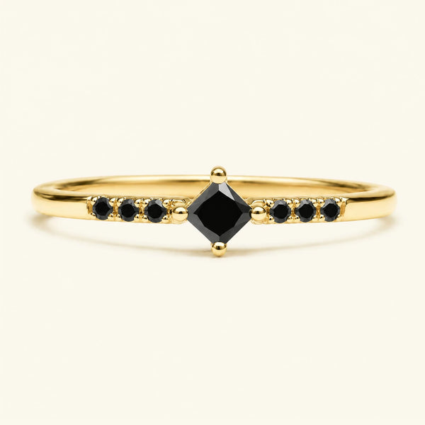 Bague de fiançailles princesse pavée de diamants noirs en or jaune