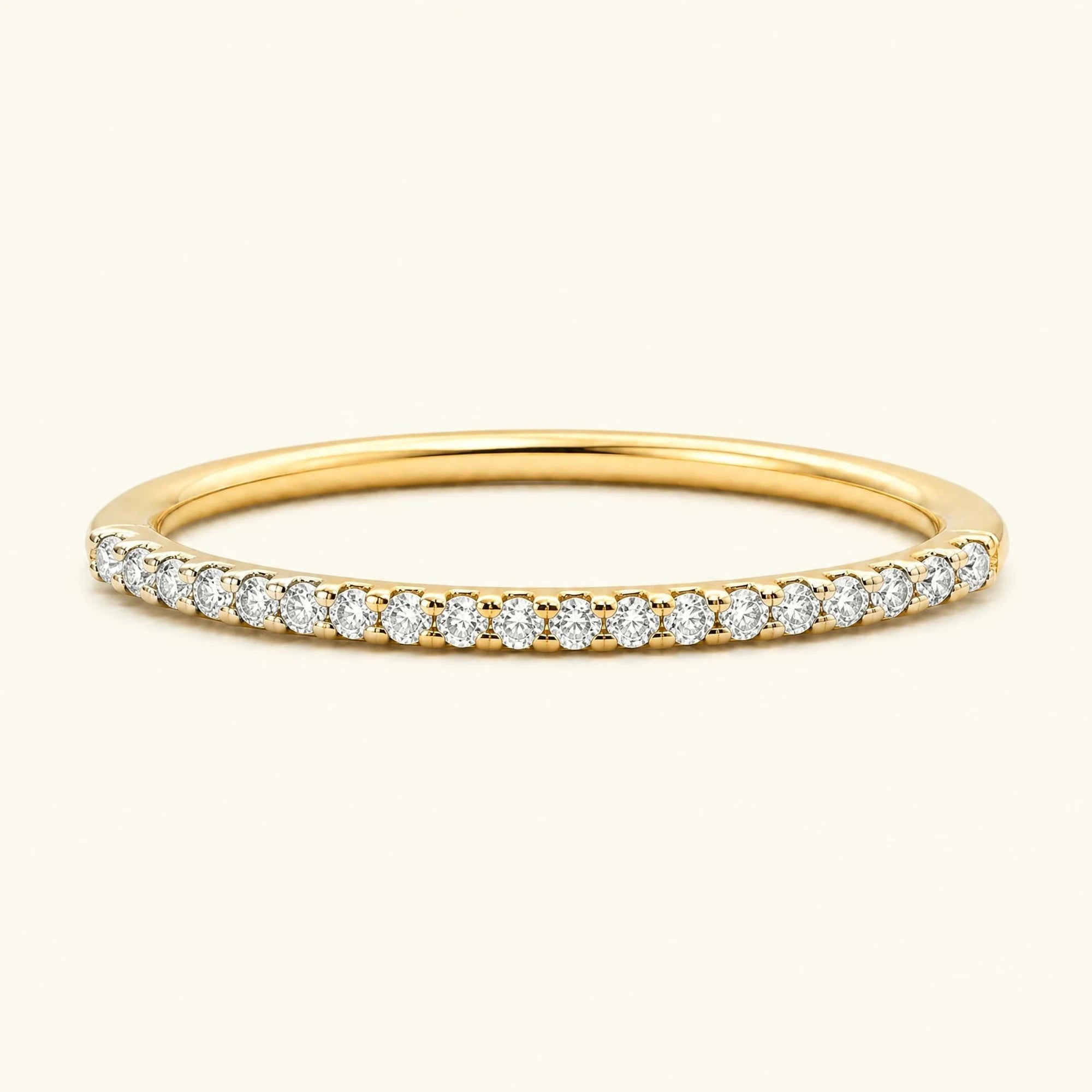 Alliance fine éternité pavée de diamants - bague Shadi en or jaune 18 carats