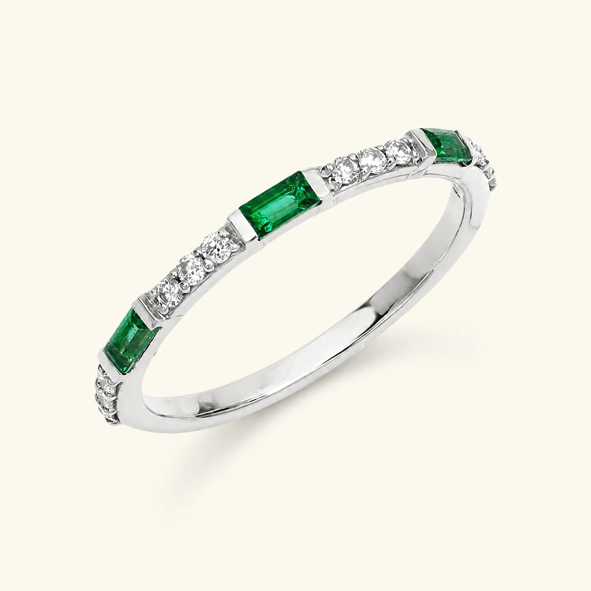 Semi eternity baguette emerald and round diamonds ring in 18K white gold