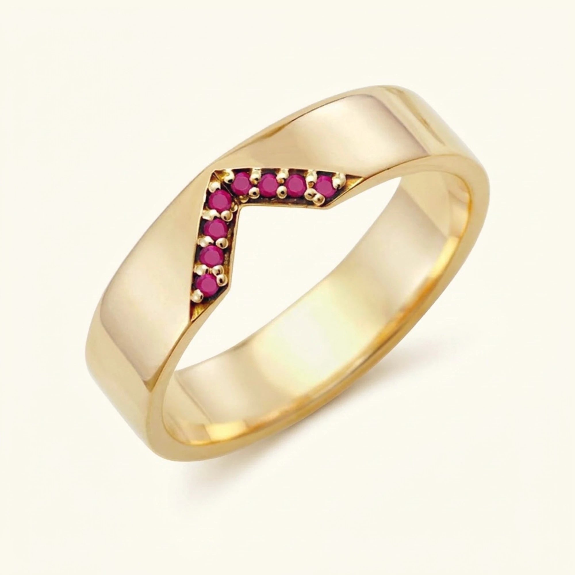 Bague en V pavée de rubis pour homme en or jaune