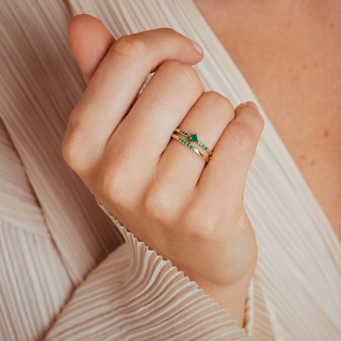 thin rings in emerald, 18-carat gold vermeil