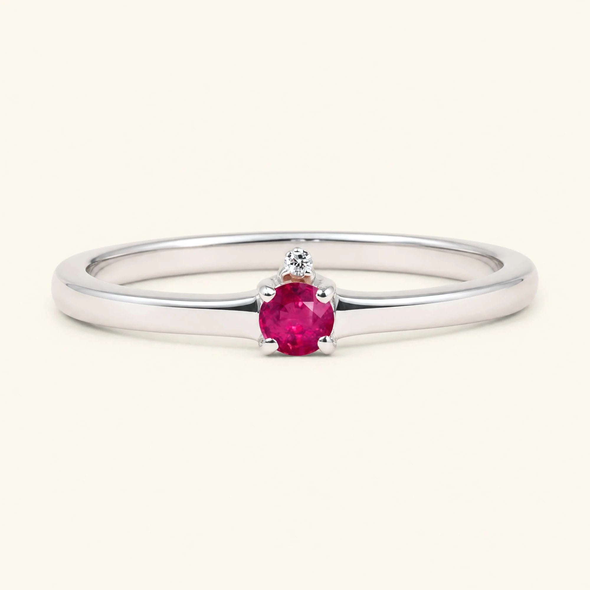 Bague de fiançailles solitaire rubis en or blanc