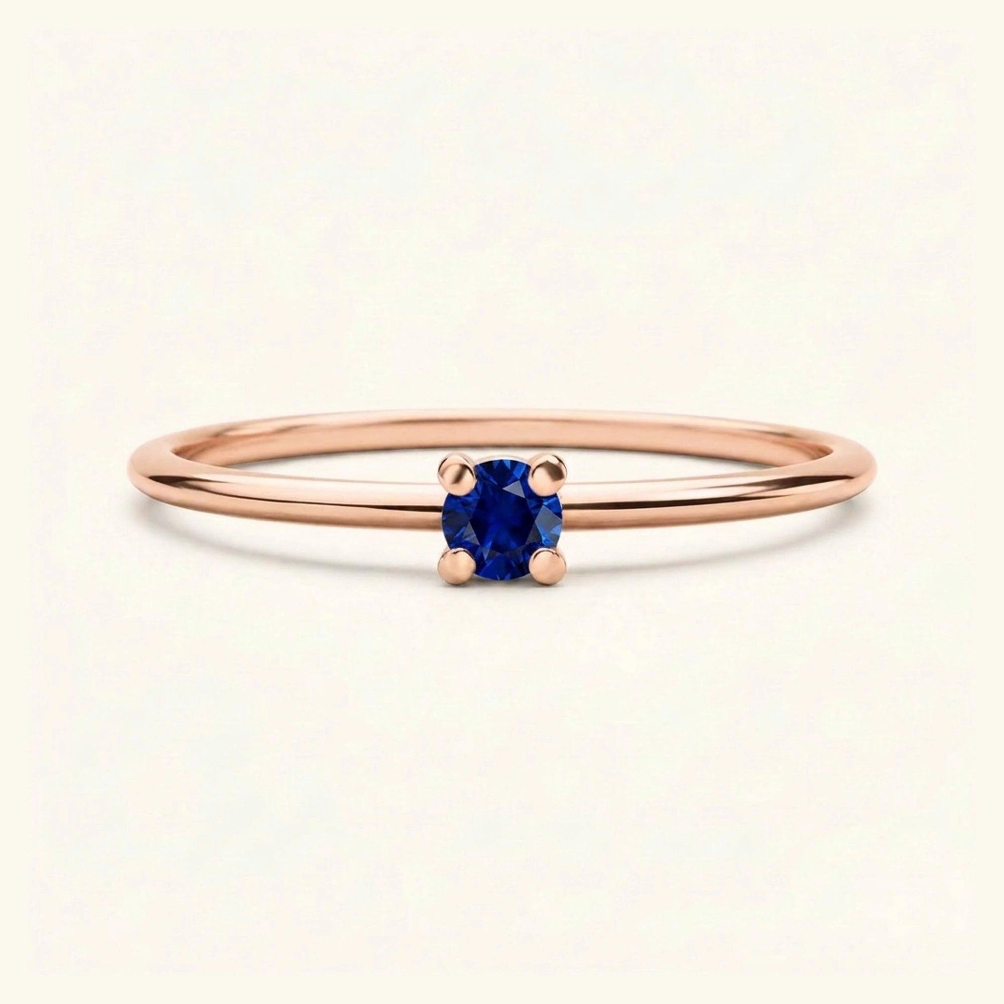 White gold Saral ring set with a sapphire