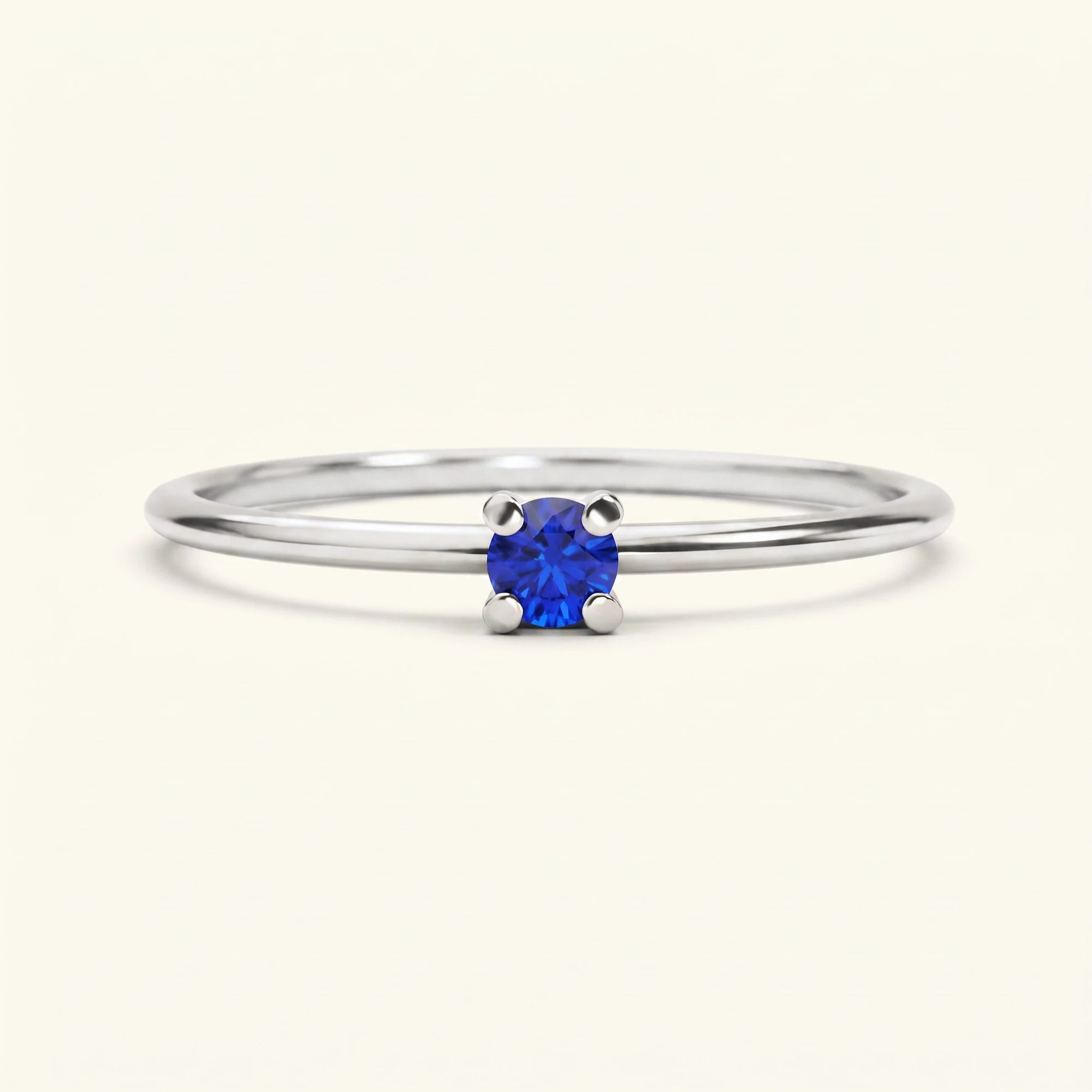 Saral ring in white gold set with sapphire
