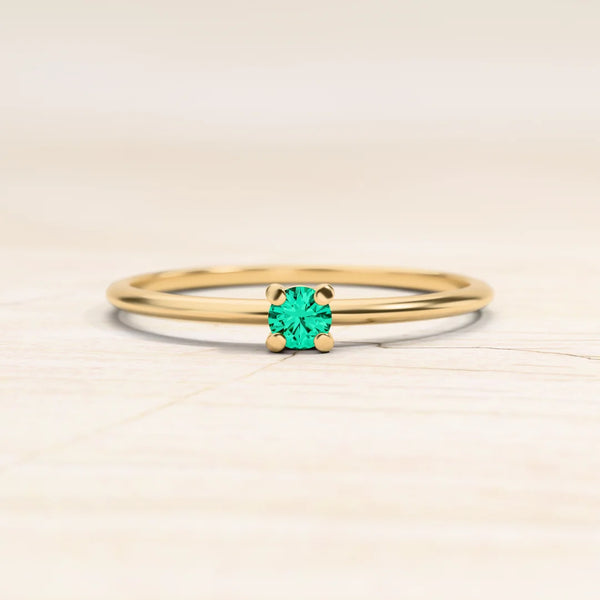 Saral ring in yellow gold set with emerald