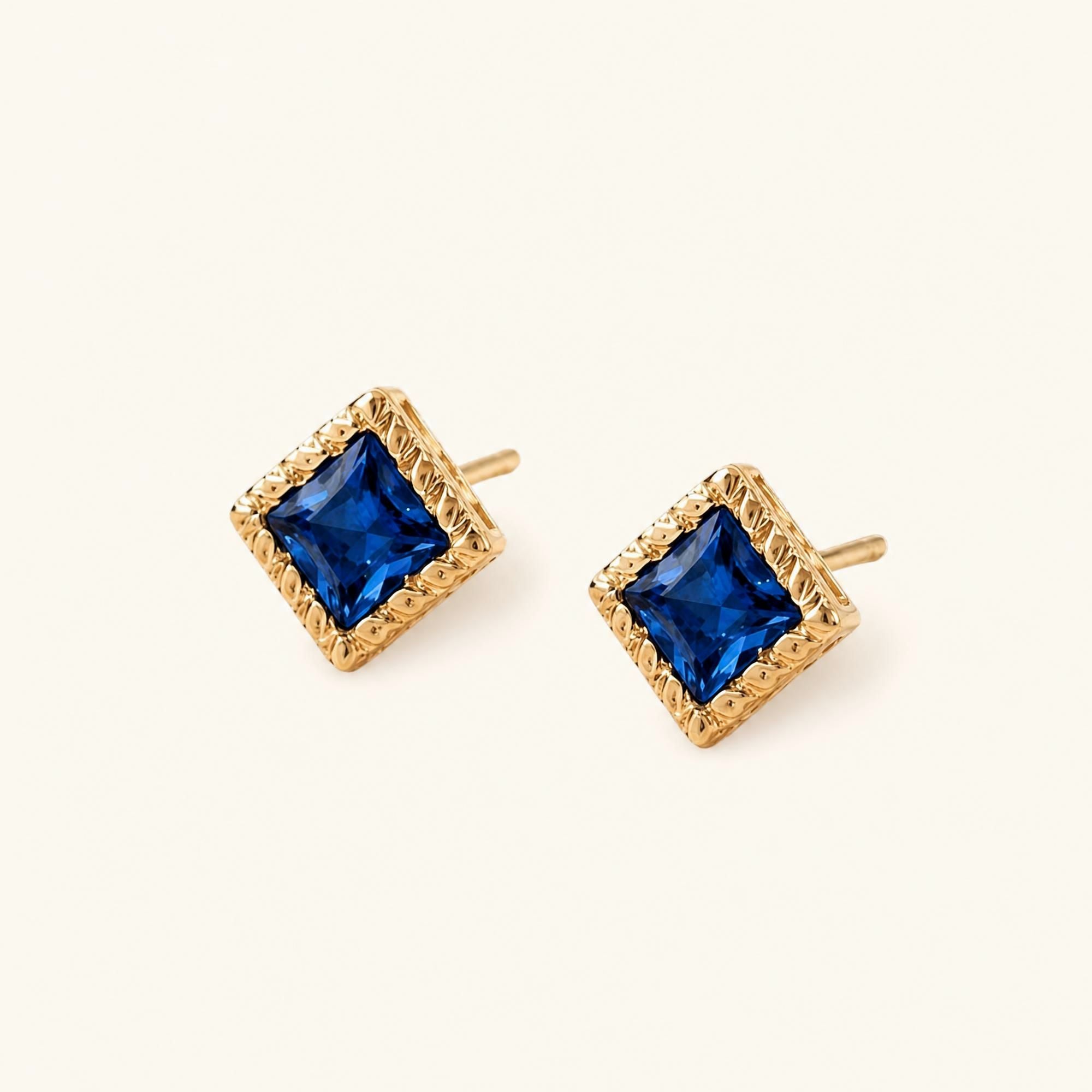 Indrani sapphire earrings in yellow gold