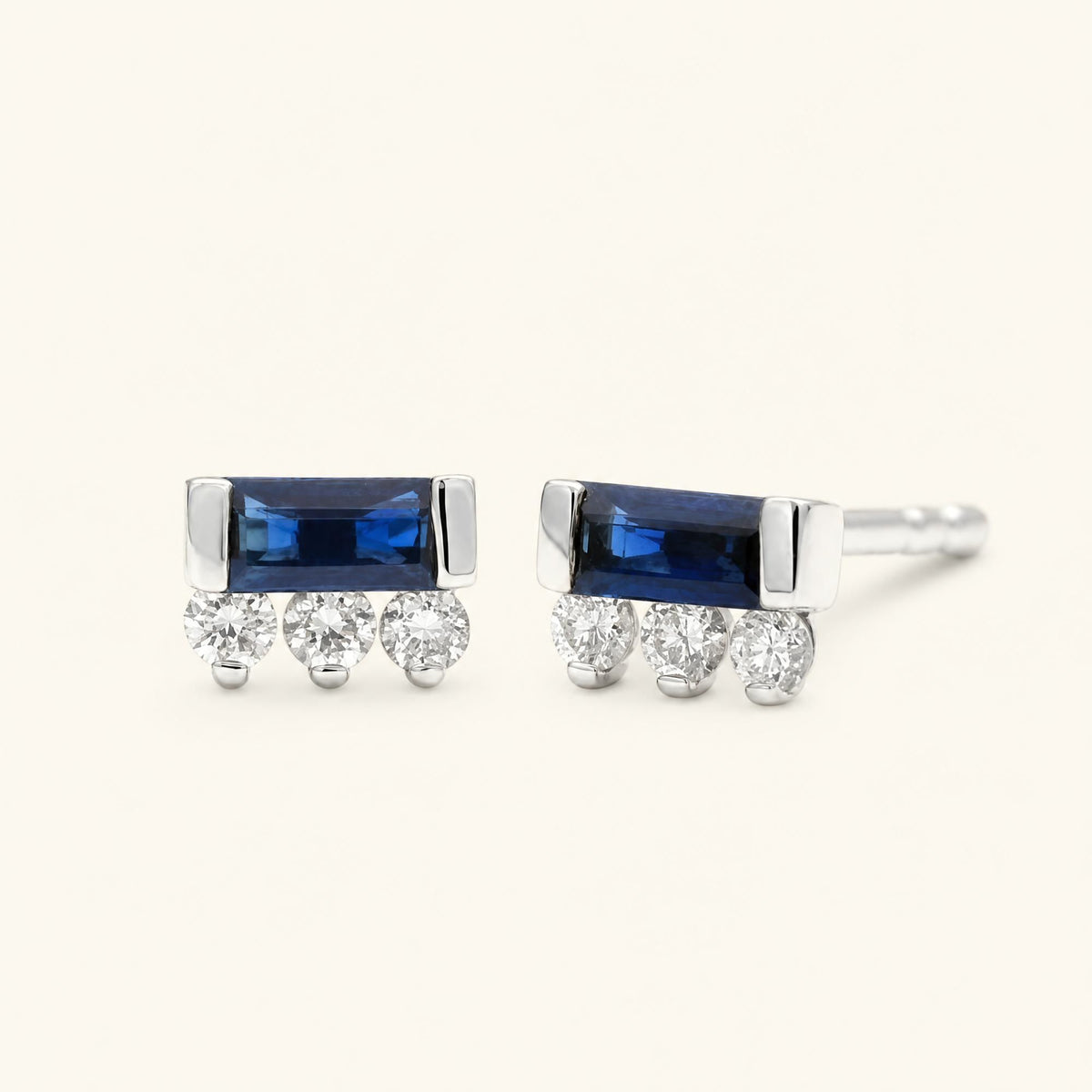 Prana sapphire earrings white gold
