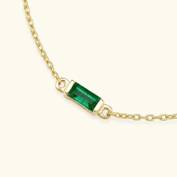 Shanti solitaire baguette emerald bracelet