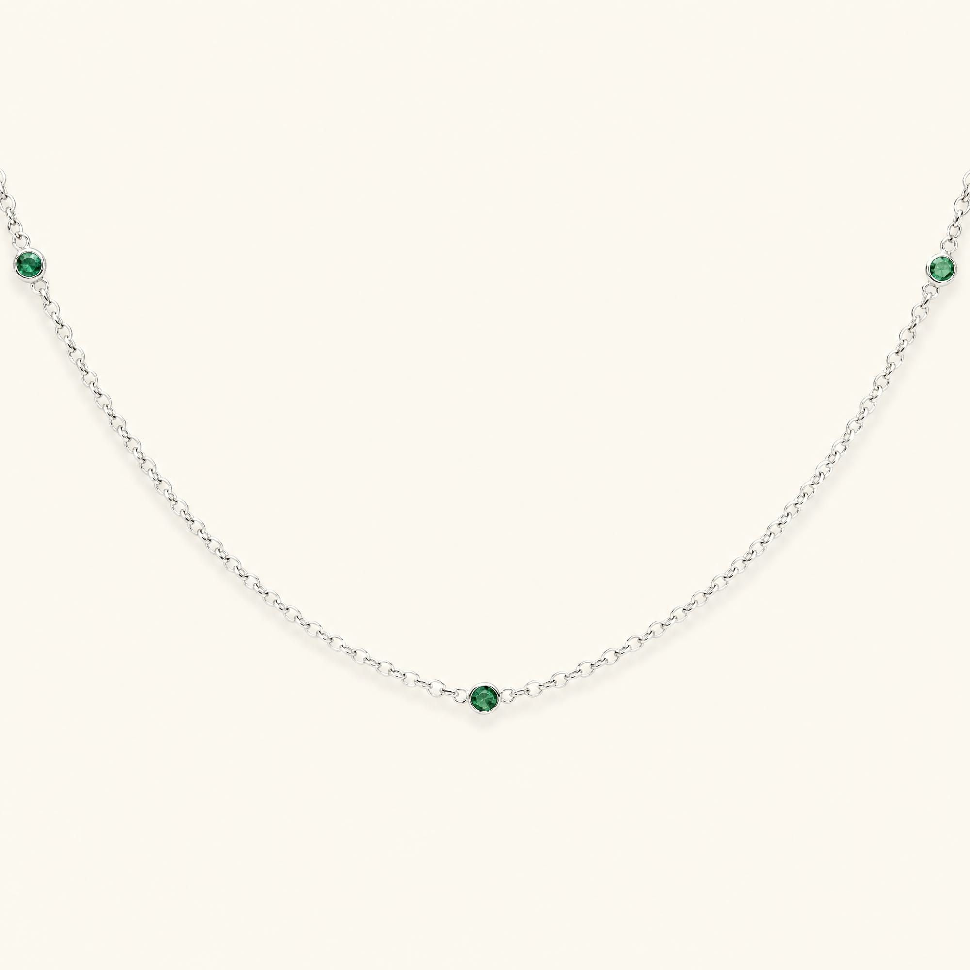 Choker necklace in silver and emerald