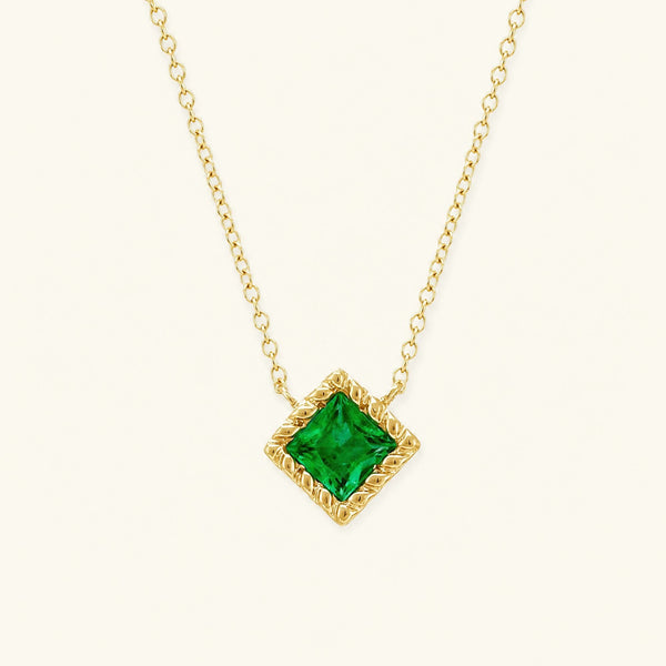 Emerald pendant yellow gold princess cut
