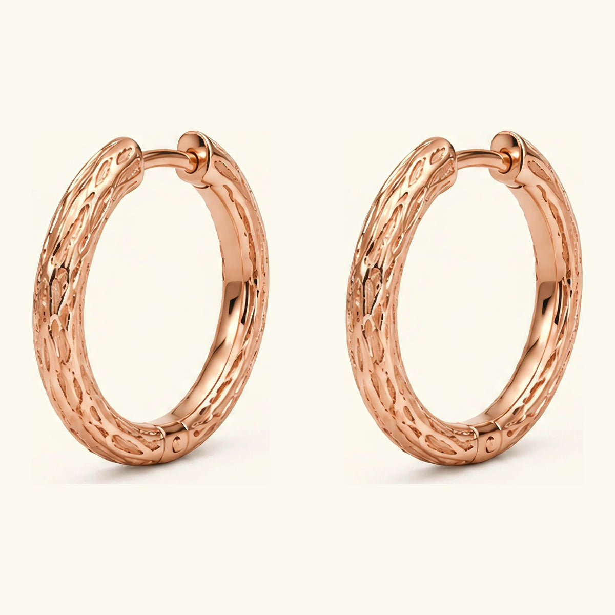 Sobek hoop earrings in 18K rose gold, hoops chiselled with crocodile scales