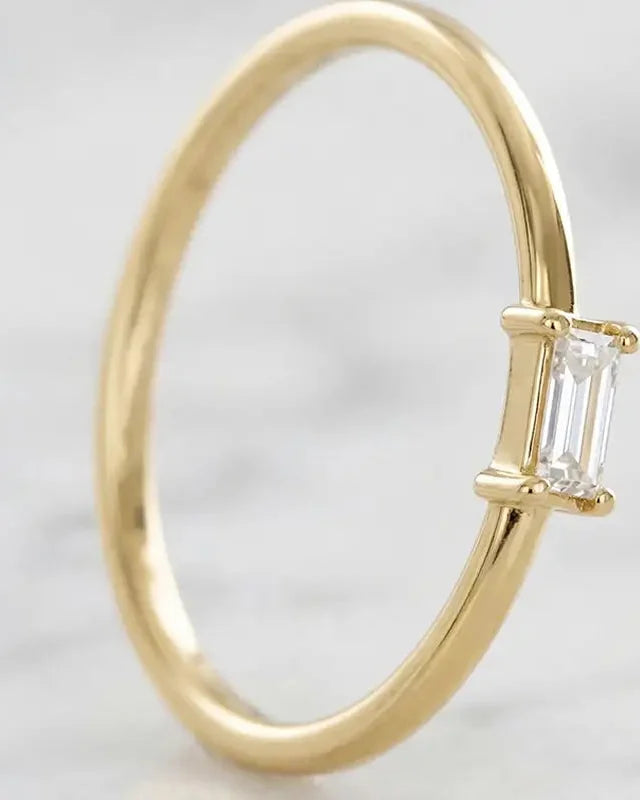 Mayuri solitaire diamond engagement ring in 18K gold