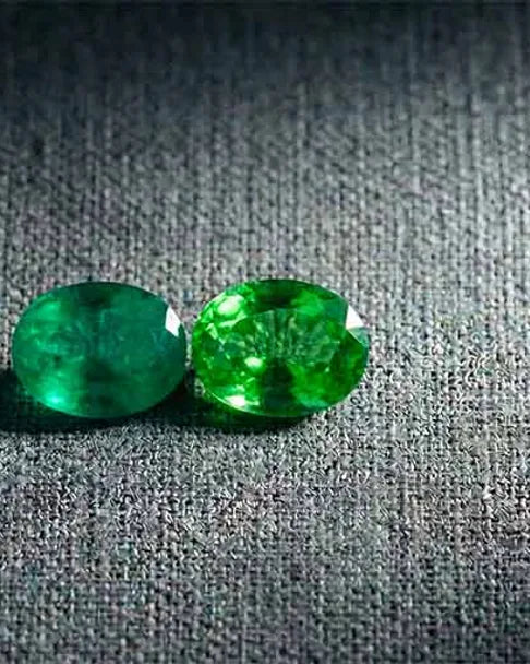 Emerald vs Tsavorite: which green stone should you choose?