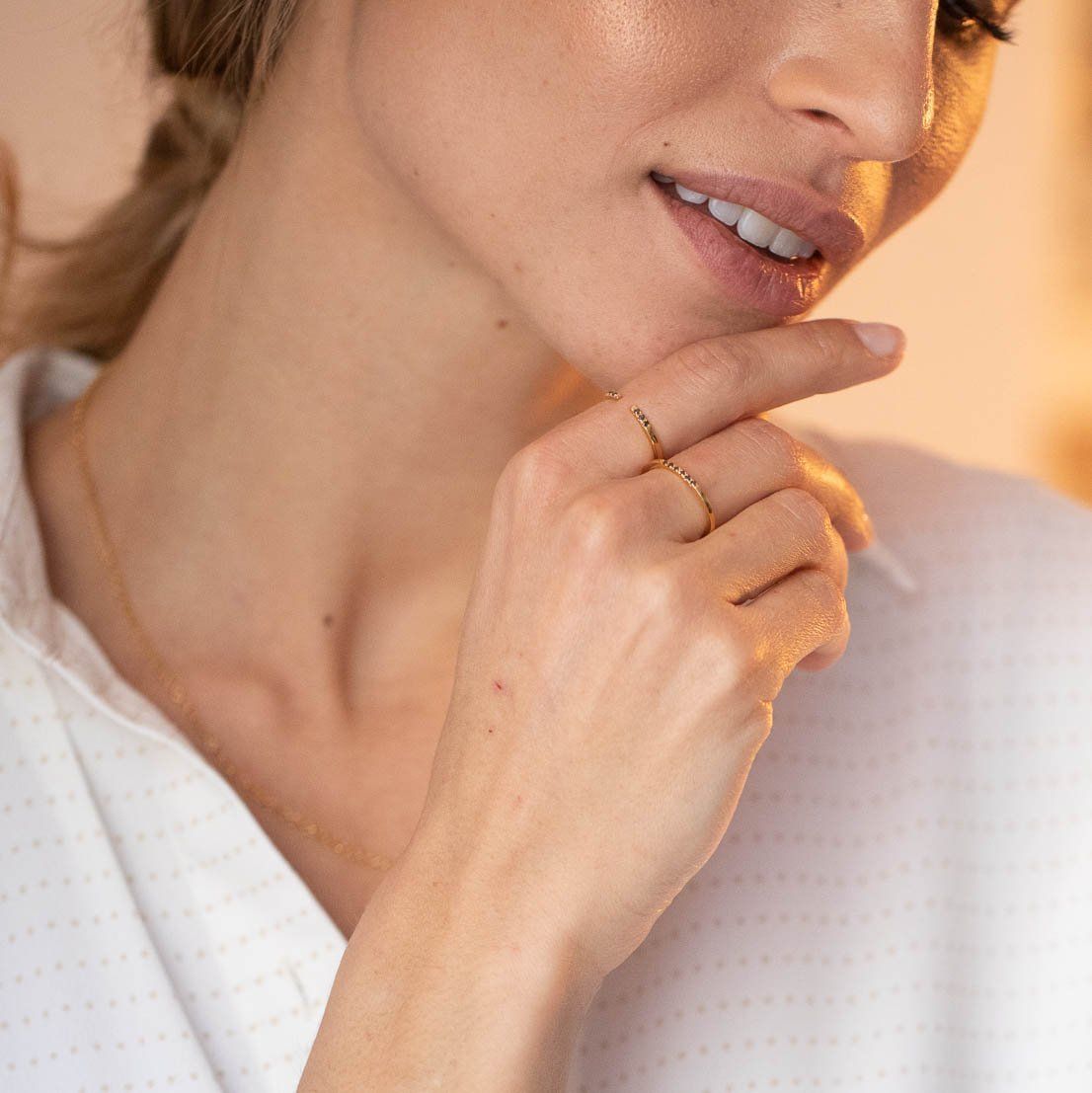 bague pavee en diamant noir